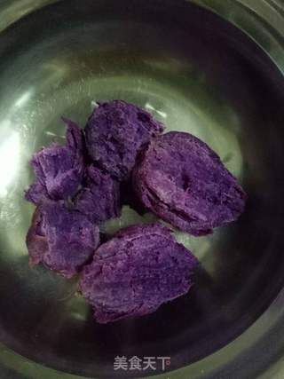 ＃ACA第四届烘焙大赛＃造色情怀 双色蝴蝶花饼干的做法步骤：1