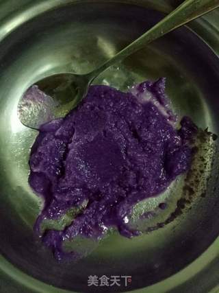＃ACA第四届烘焙大赛＃造色情怀 双色蝴蝶花饼干的做法步骤：2