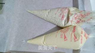 #ACA第四届烘焙大赛#造色情怀 小旋风蓝莓蛋糕卷的做法步骤:8