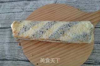 #ACA第四届烘焙大赛#造色情怀 小旋风蓝莓蛋糕卷的做法步骤:14