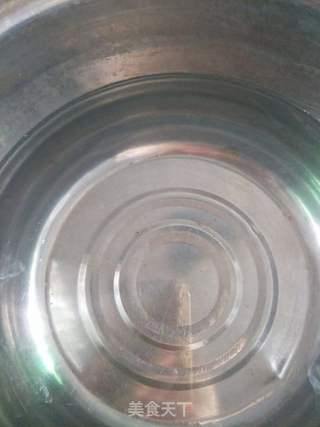 家常风味鸡爪的做法步骤:2