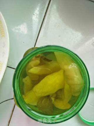 家常风味鸡爪的做法步骤:5