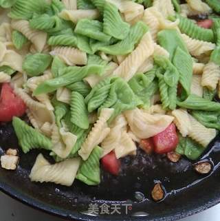 #ACA第四届烘焙大赛#造色情怀 蒜香螺旋面的做法步骤:12