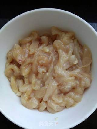 鱼香鸡肉丝的做法步骤:4