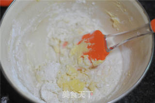 #ACA第四届烘焙大赛#造色情怀 蔬菜汁彩虹甜甜圈的做法步骤:6