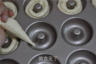 #ACA第四届烘焙大赛#造色情怀 蔬菜汁彩虹甜甜圈的做法步骤:10