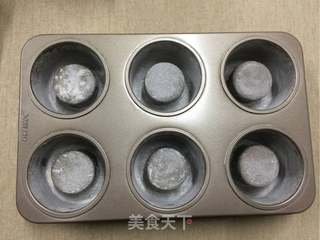 #ACA第四届烘焙大赛#造色情怀 奶油黑杯子的做法步骤:10