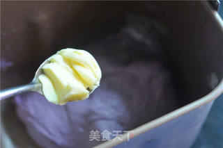 #ACA第四届烘焙大赛#造色情怀 葡萄果汁软欧包的做法步骤:6