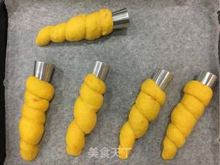 #ACA第四届烘焙大赛#造色情怀 胡萝卜面包的做法步骤:7