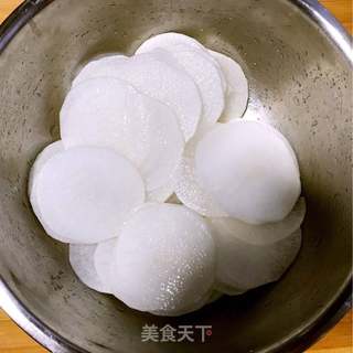 橙味酸甜萝卜的做法步骤:2