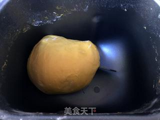 #ACA第四届烘焙大赛#造色情怀 小蜜蜂馒头的做法步骤:2