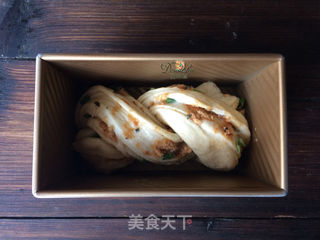 #ACA第四届烘焙大赛#造色情怀 香葱肉松吐司的做法步骤:6