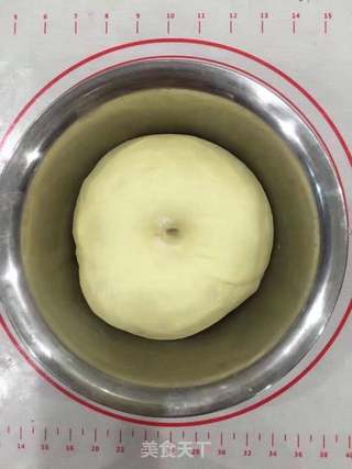 #ACA第四届烘焙大赛#造色情怀 紫薯花朵小面包的做法步骤:4