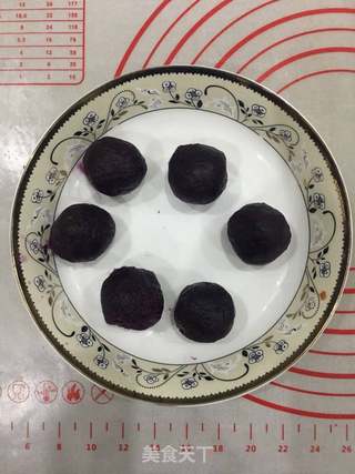 #ACA第四届烘焙大赛#造色情怀 紫薯花朵小面包的做法步骤:6