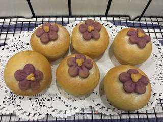 #ACA第四届烘焙大赛#造色情怀 紫薯花朵小面包的做法步骤:20