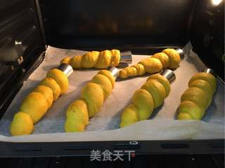 #ACA第四届烘焙大赛#造色情怀 胡萝卜面包的做法步骤:9