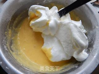 #ACA第四届烘焙大赛#造色情怀 黄芒果蛋糕的做法步骤：5