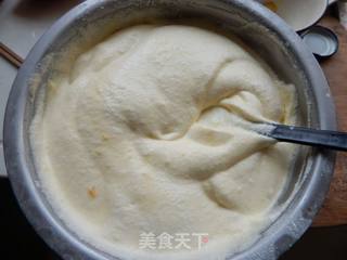 #ACA第四届烘焙大赛#造色情怀 黄芒果蛋糕的做法步骤：8