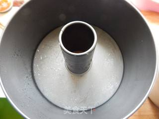 #ACA第四届烘焙大赛#造色情怀 黄芒果蛋糕的做法步骤：9