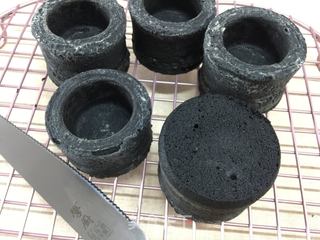 #ACA第四届烘焙大赛#造色情怀 奶油黑杯子的做法步骤:15