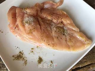 #ACA第四届烘焙大赛#造色情怀 香烤鸡胸肉的做法步骤:2
