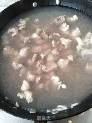 土豆胡萝卜炖牛腩的做法步骤:3