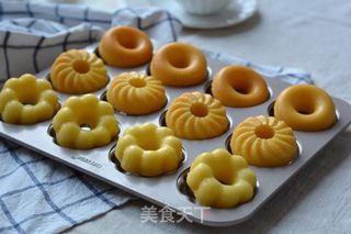#ACA第四届烘焙大赛#造色情怀 甜甜圈蛋糕的做法步骤：11