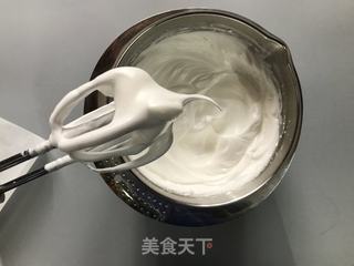 樱花天使纸杯蛋糕的做法步骤：6