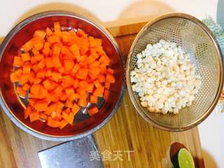 舔碗版三文鱼炒饭的做法步骤:2