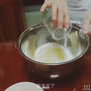 自制高逼格青汁紫薯蛋黄酥的做法步骤:2