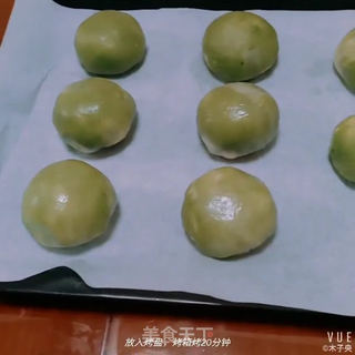 自制高逼格青汁紫薯蛋黄酥的做法步骤:7