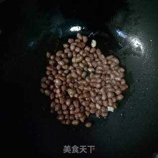 老醋花生的做法步骤:3