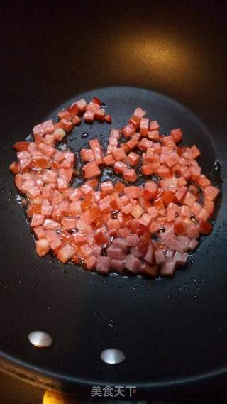 哈尔滨红肠炒饭的做法步骤:2