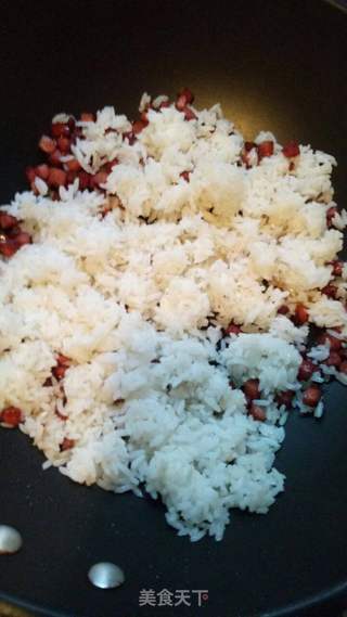 哈尔滨红肠炒饭的做法步骤：3