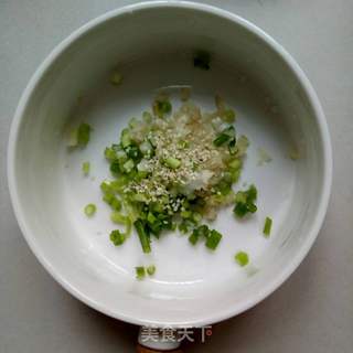 酸汤水饺的做法步骤:2
