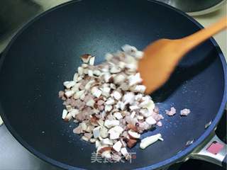 香菇肉末炒饭的做法步骤:4