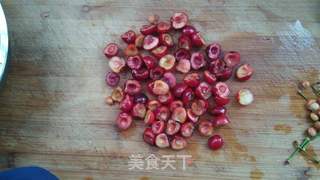 樱桃果冻慕斯蛋糕的做法步骤:2