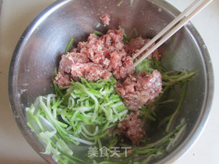 瓠子肉馅生煎包的做法步骤:6