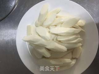 枸杞山药炒菜苗的做法步骤：2