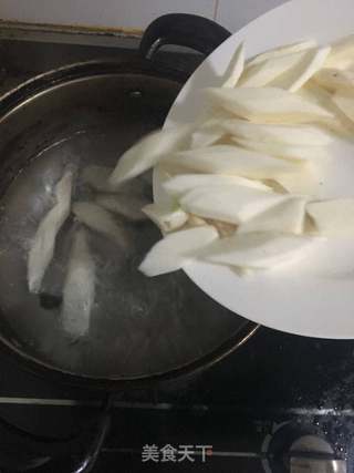 枸杞山药炒菜苗的做法步骤：4