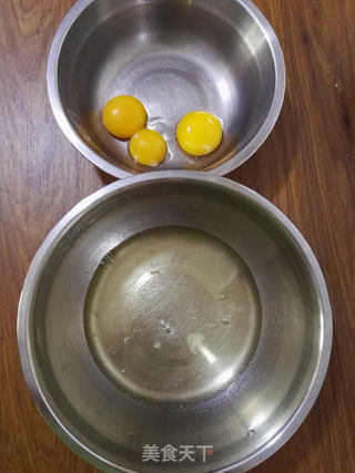 分蛋海绵纸杯蛋糕的做法步骤:3