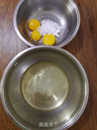 分蛋海绵纸杯蛋糕的做法步骤:4