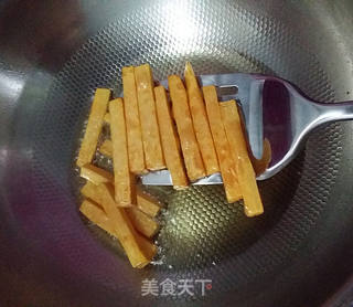 蓝莓酱配红薯条的做法步骤:7