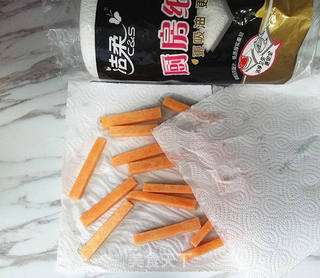 蓝莓酱配红薯条的做法步骤:4