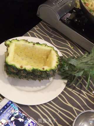 菠萝炒饭的做法步骤:2