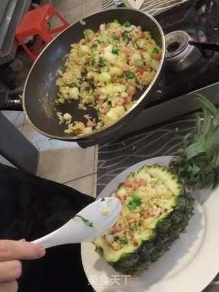 菠萝炒饭的做法步骤:10