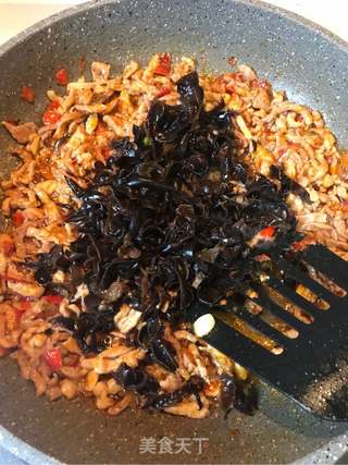 鱼香肉丝的做法步骤:3