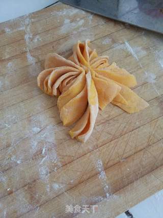 菊花馒头的做法步骤:18