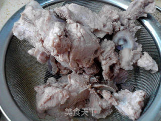 榴莲壳炖龙骨的做法步骤:7