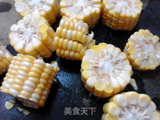 玉米榴莲壳炖猪骨的做法步骤:4